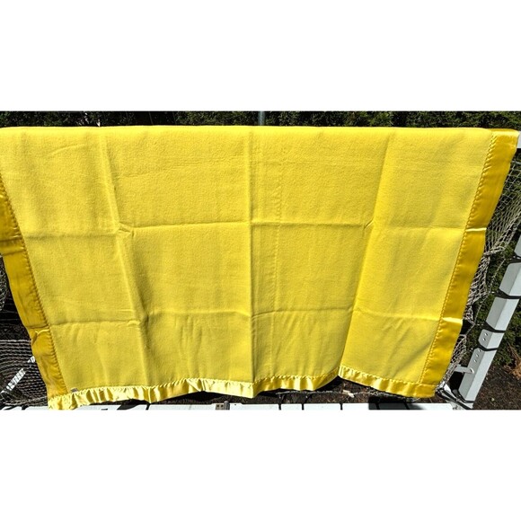 Vintage Handcrafted Thermal Fleece Blanket Sateen Trimmed 65" x 91" Twin New - Picture 15 of 16